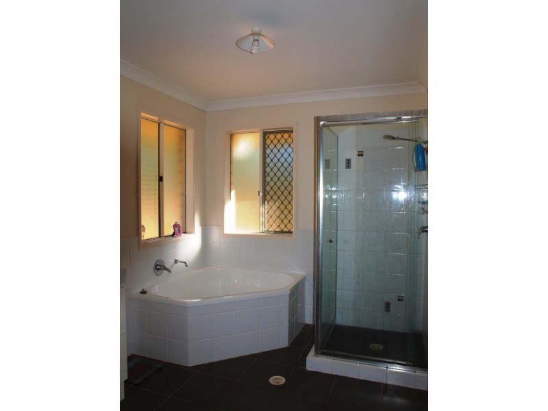 105 Coramandel, Ironbark QLD 4306