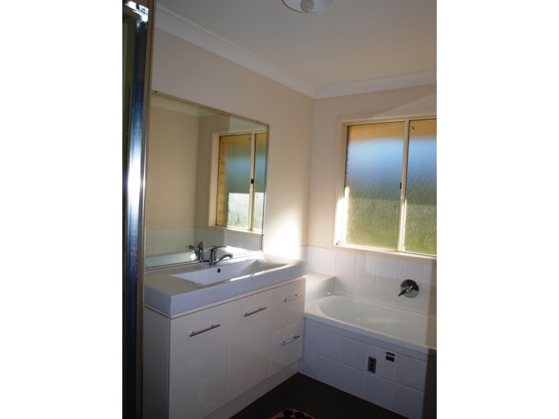 105 Coramandel, Ironbark QLD 4306