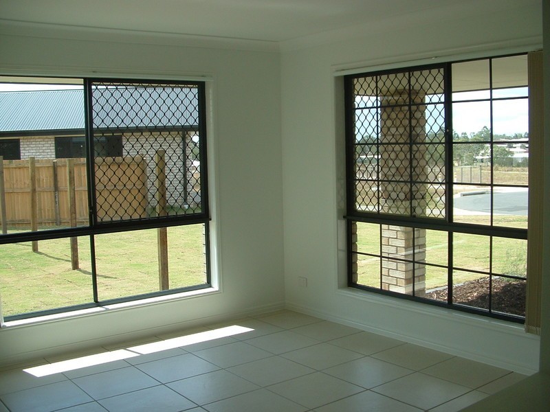 20 Nicole Street, Yamanto QLD 4305