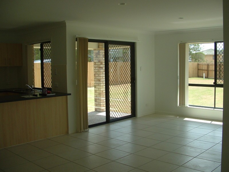 20 Nicole Street, Yamanto QLD 4305