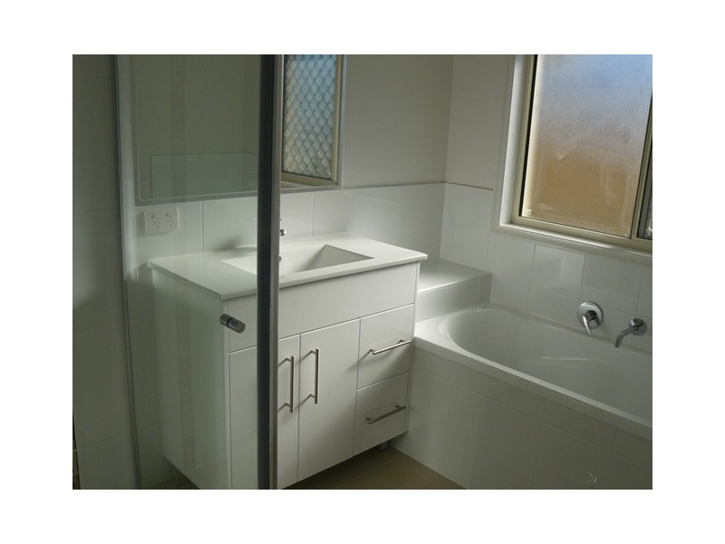 11 Biella Court, Leichhardt QLD 4305