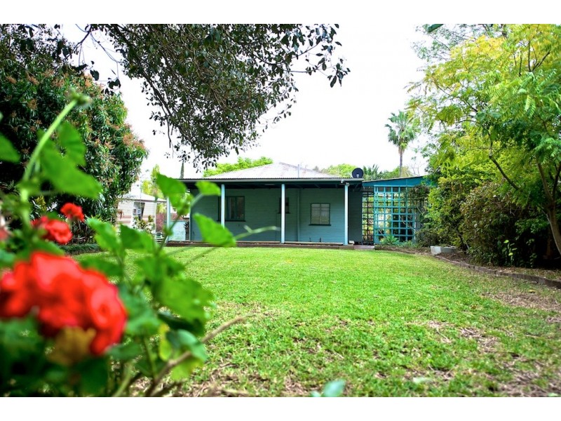 9  GEORGES LANE, Newtown QLD 4305