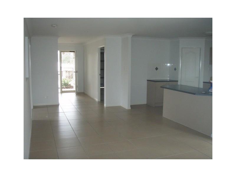 41 SARAH DR, Yamanto QLD 4305