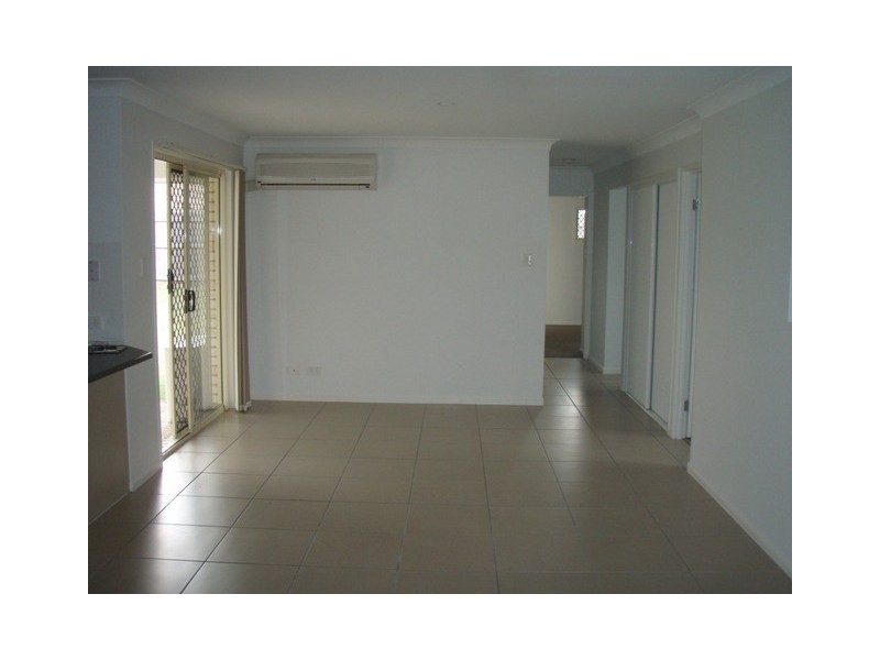 41 SARAH DR, Yamanto QLD 4305