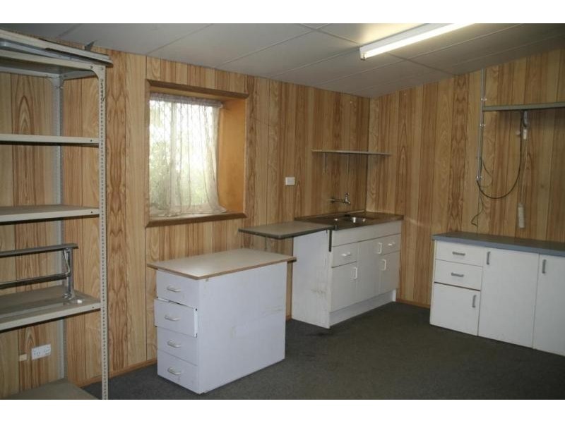 85 Lobb Street, Churchill QLD 4305