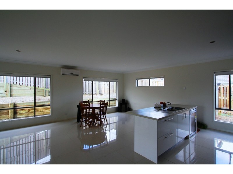 21 Honeywood Dr, Fernvale QLD 4306
