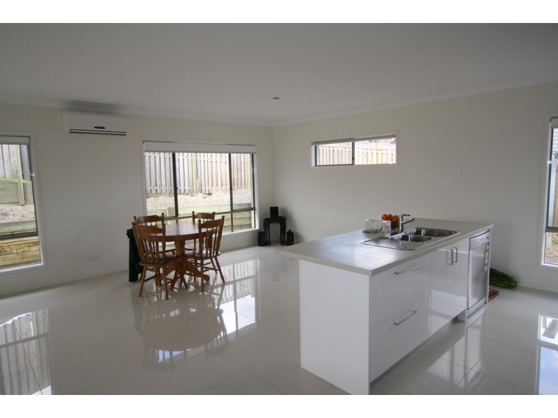 21 Honeywood Dr, Fernvale QLD 4306