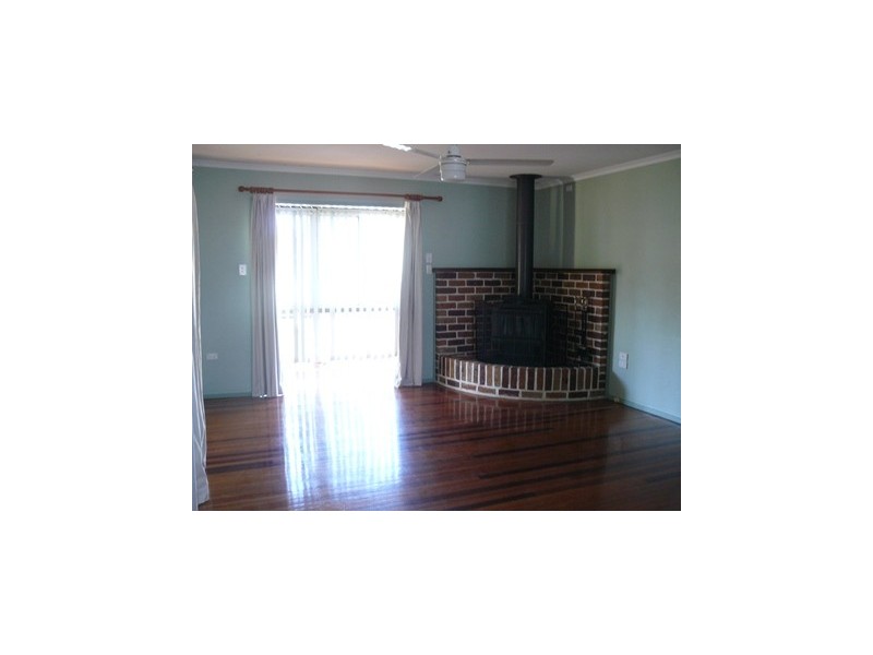 35 Boundary Street, Moores Pocket QLD 4305