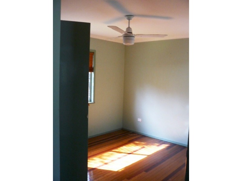 35 Boundary Street, Moores Pocket QLD 4305
