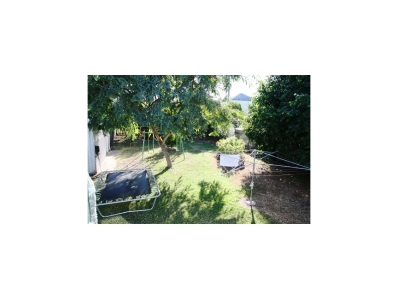 3 James St, Lowood QLD 4311