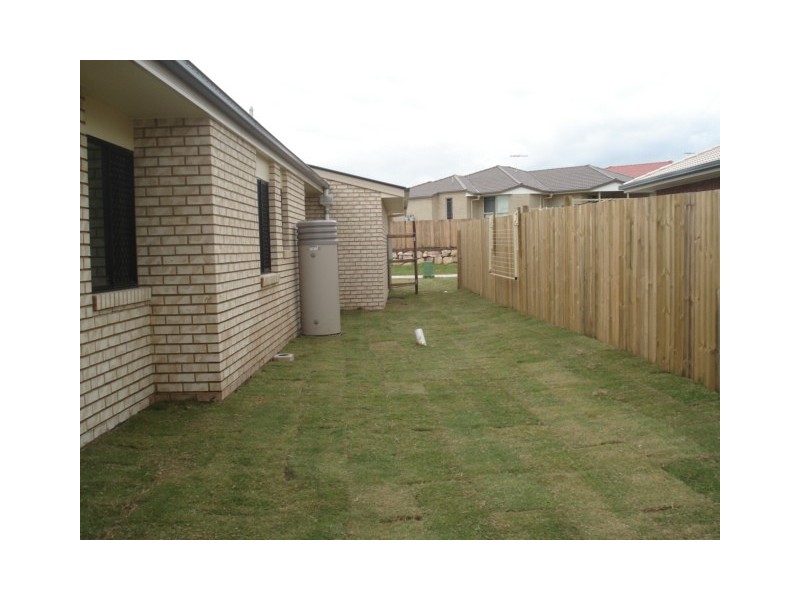 3 Jene Crt, Flinders View QLD 4305