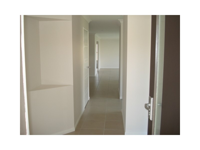 3 Jene Crt, Flinders View QLD 4305
