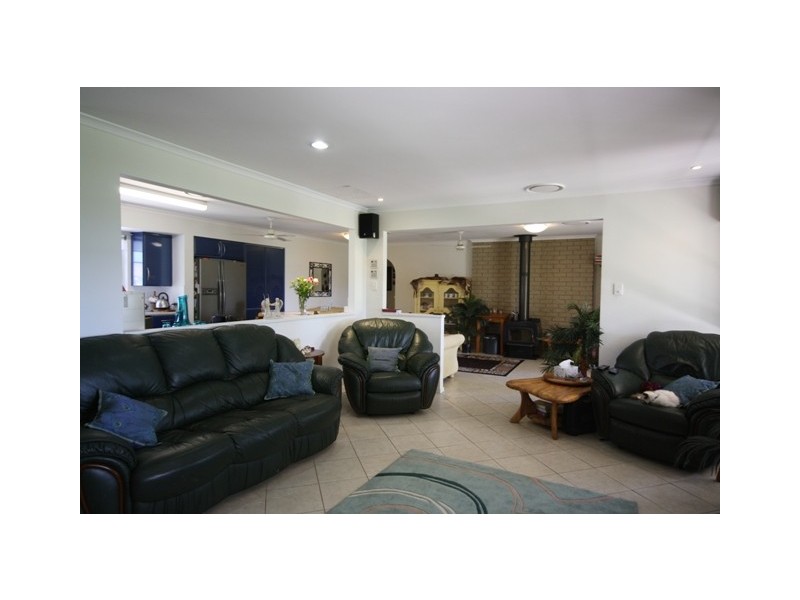 409 Fairneyview Road, Fairney View QLD 4306