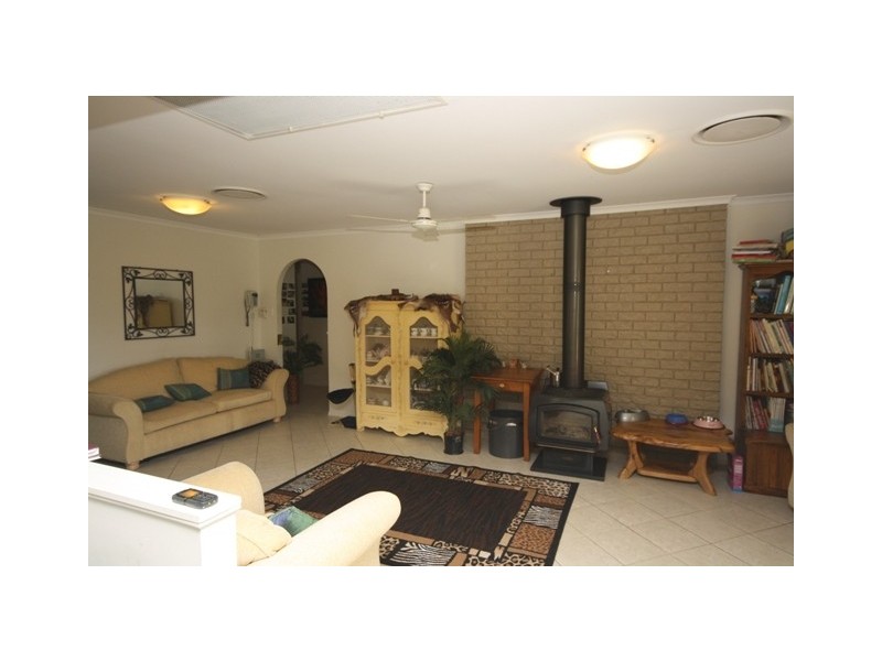 409 Fairneyview Road, Fairney View QLD 4306