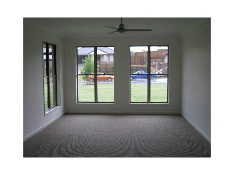 6 Oakwood Court, Fernvale QLD 4306