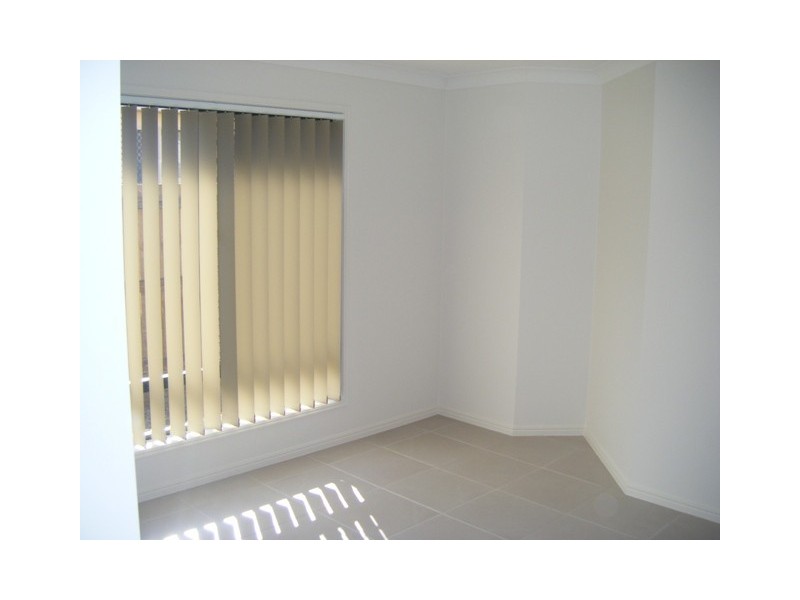 12 Benjamin Court, Yamanto QLD 4305