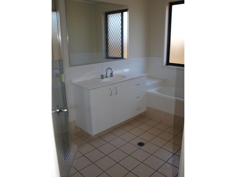 15 Bosswood Court, Yamanto QLD 4305