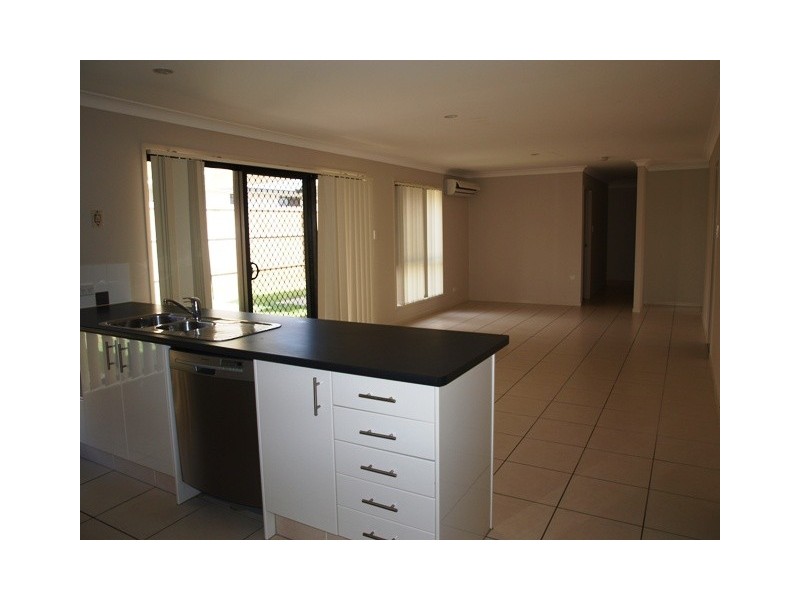 19 Bosswood Circuit, Yamanto QLD 4305