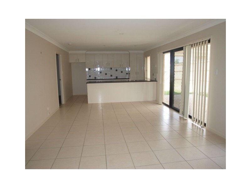19 Bosswood Circuit, Yamanto QLD 4305