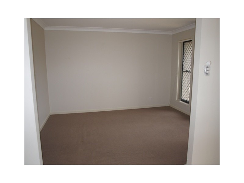 19 Bosswood Circuit, Yamanto QLD 4305