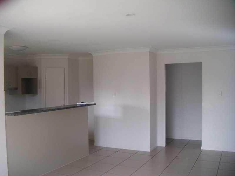 17 Angela Place, Yamanto QLD 4305