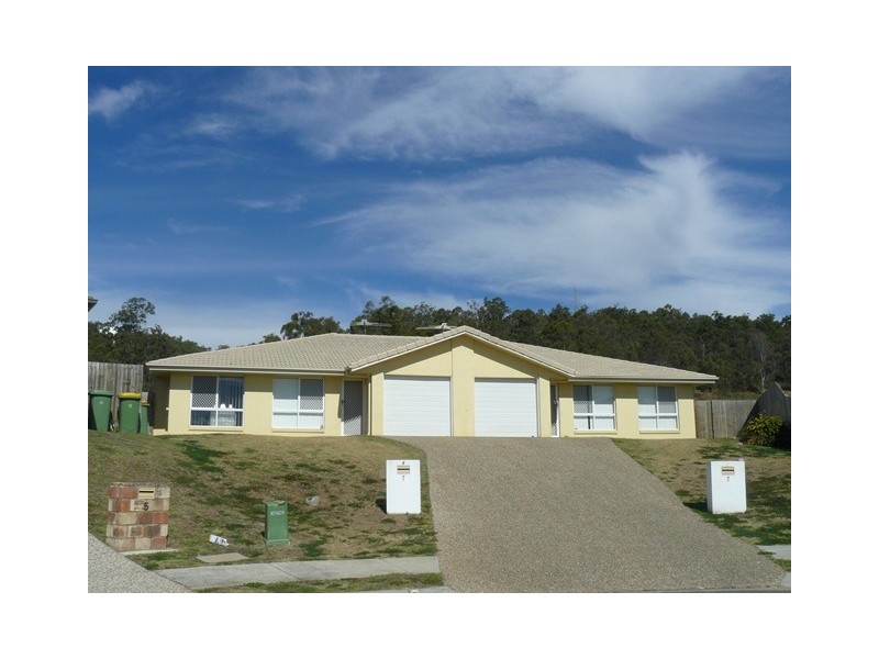 2/7 Coombe Close, Redbank Plains QLD 4301