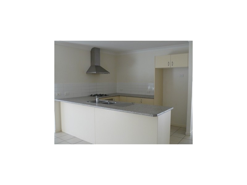 2/7 Coombe Close, Redbank Plains QLD 4301