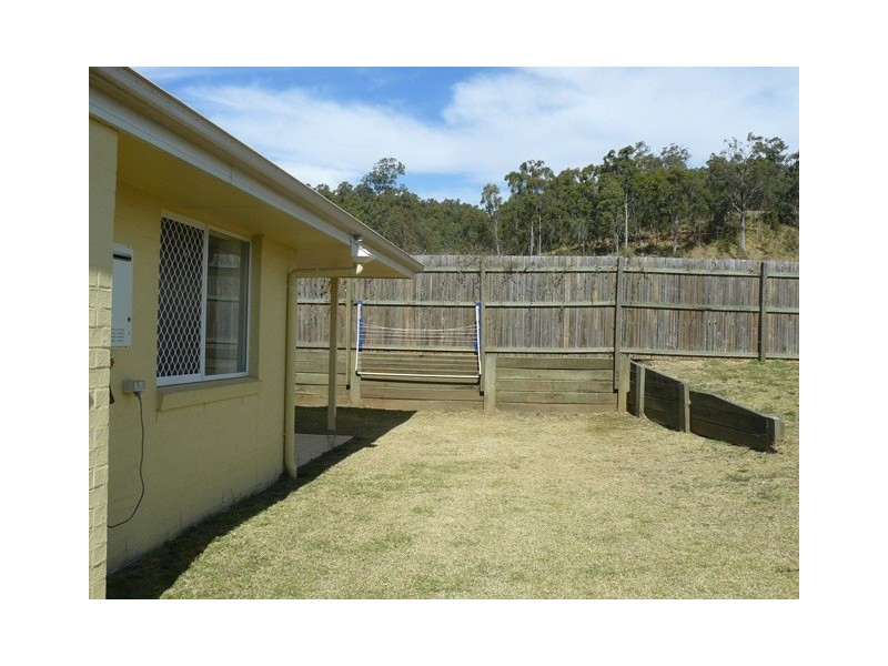 2/7 Coombe Close, Redbank Plains QLD 4301