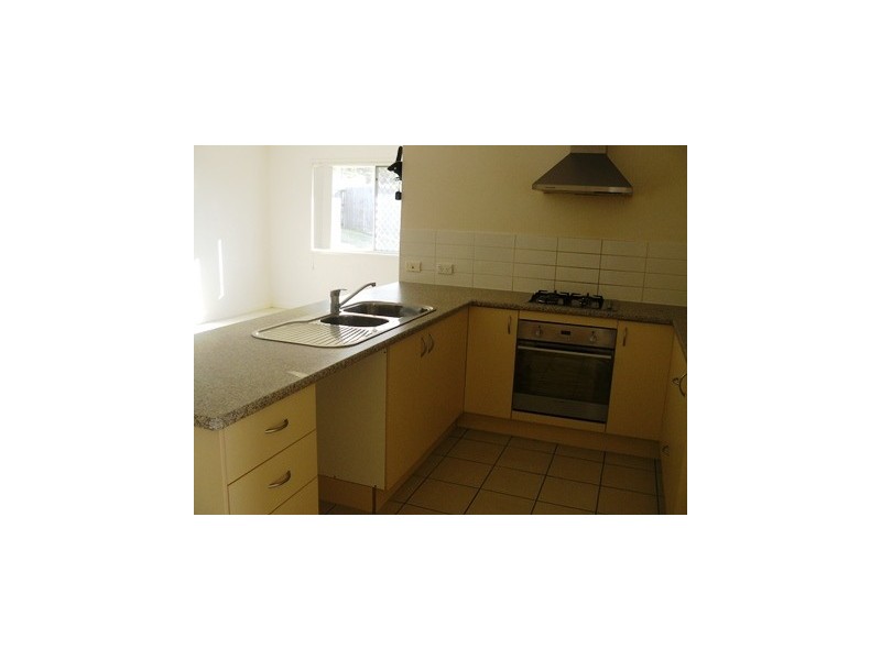 2/7 Coombe Close, Redbank Plains QLD 4301