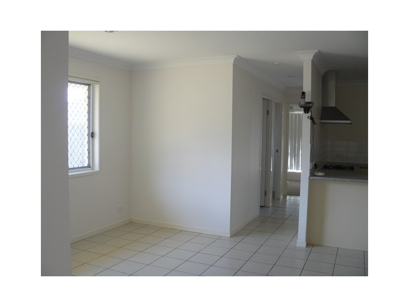 2/7 Coombe Close, Redbank Plains QLD 4301