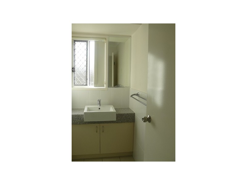 2/7 Coombe Close, Redbank Plains QLD 4301