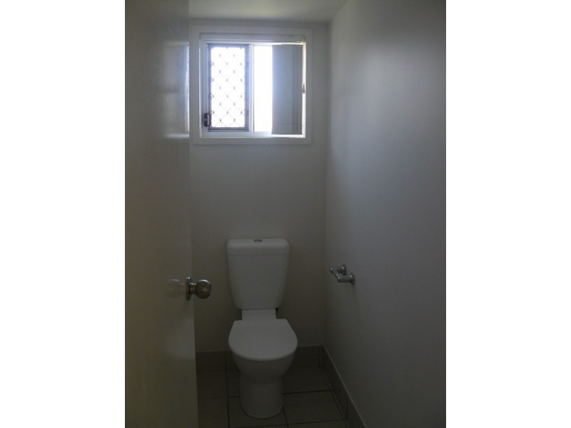 2/7 Coombe Close, Redbank Plains QLD 4301