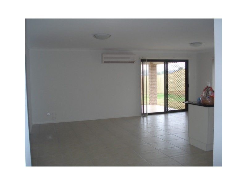 6 Alexander Close, Redbank Plains QLD 4301