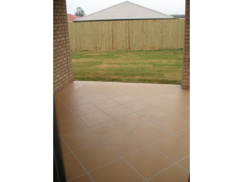 6 Alexander Close, Redbank Plains QLD 4301