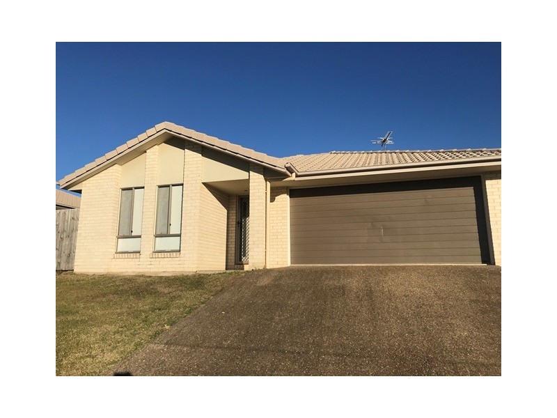 30 Peregrine Street, Lowood QLD 4311