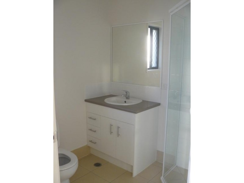 9 Nixon Street, Booval QLD 4304