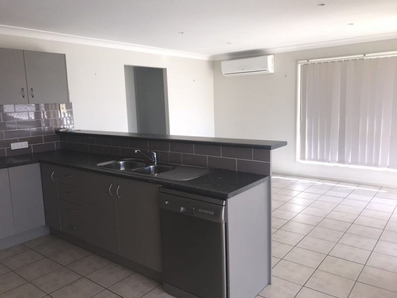 9 Lagoona Court, Churchill QLD 4305