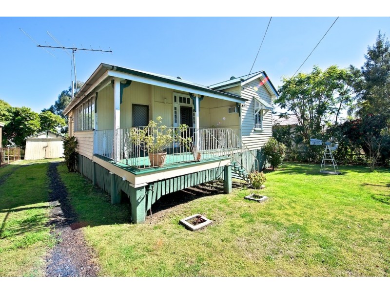 4 Dudleigh Street, Booval QLD 4304