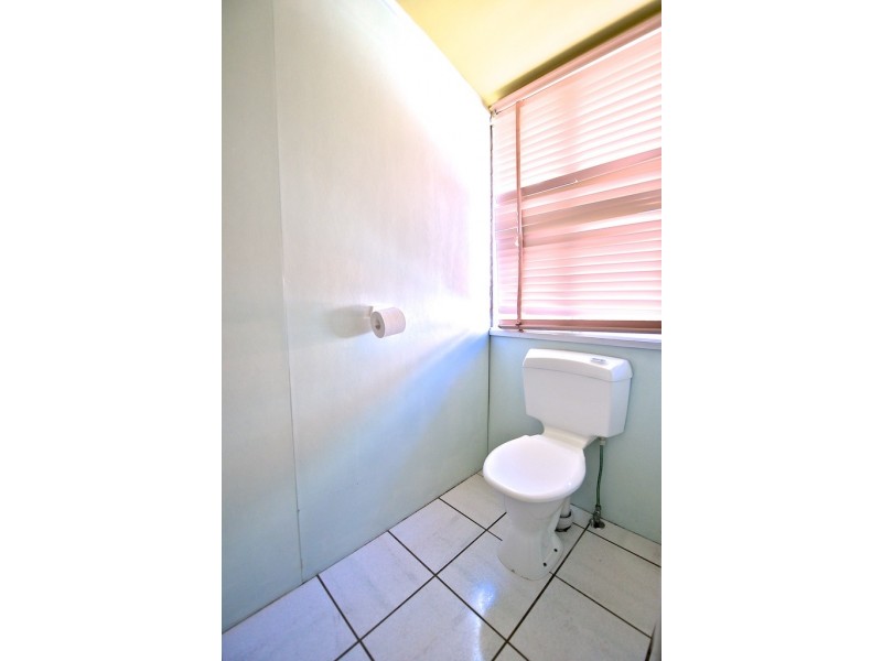 4 Dudleigh Street, Booval QLD 4304