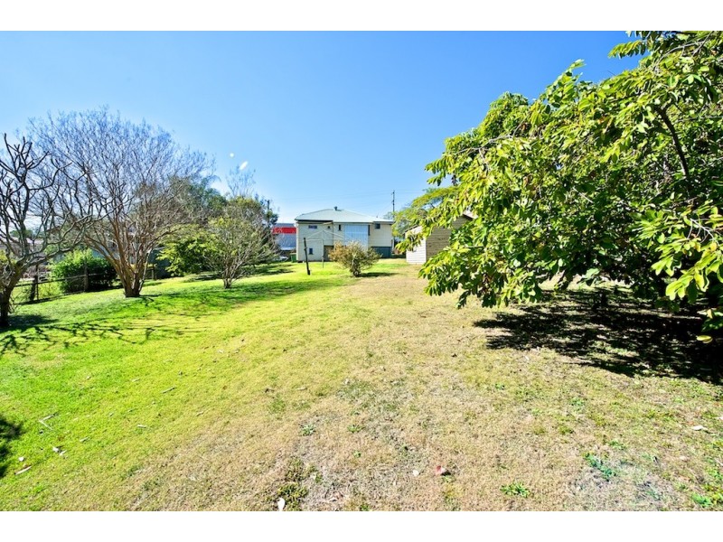 4 Dudleigh Street, Booval QLD 4304