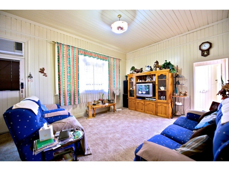 20 Booval Street, Booval QLD 4304