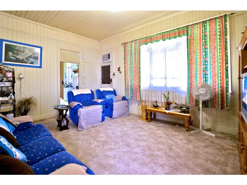 20 Booval Street, Booval QLD 4304