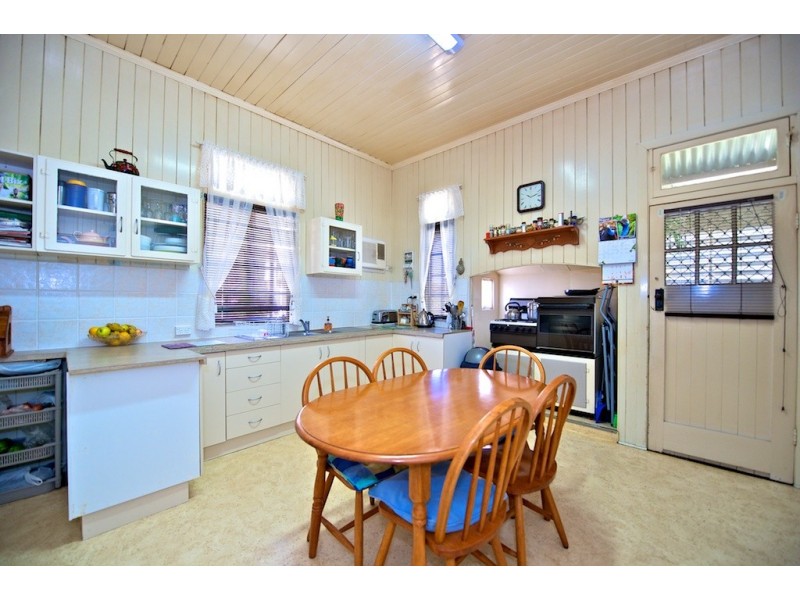 20 Booval Street, Booval QLD 4304