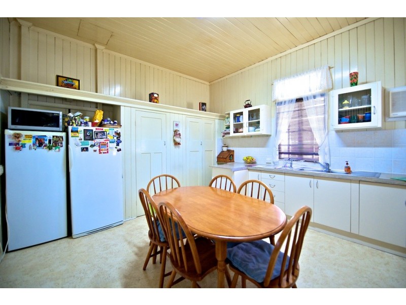 20 Booval Street, Booval QLD 4304