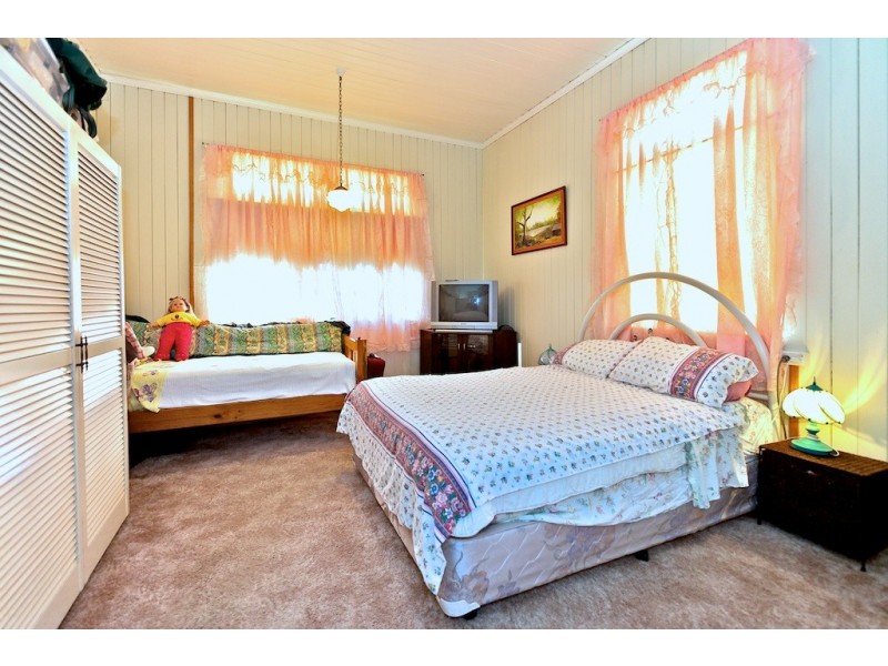 20 Booval Street, Booval QLD 4304