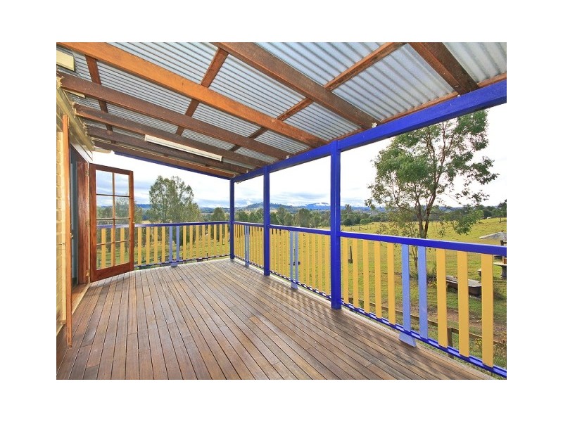 399 Fairneyview Fernvale Rd, Fairney View QLD 4306