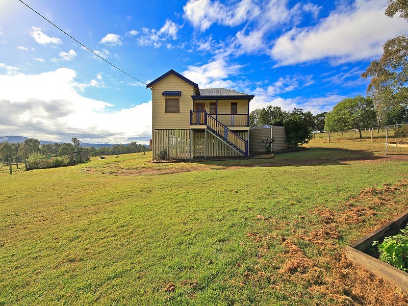 399 Fairneyview Fernvale Rd, Fairney View QLD 4306