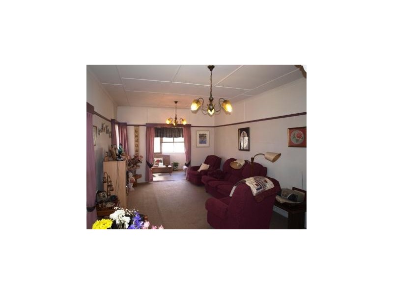 11 Minnis Street, Eastern Heights QLD 4305