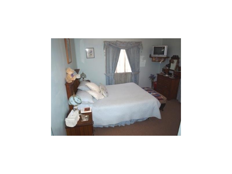 11 Minnis Street, Eastern Heights QLD 4305