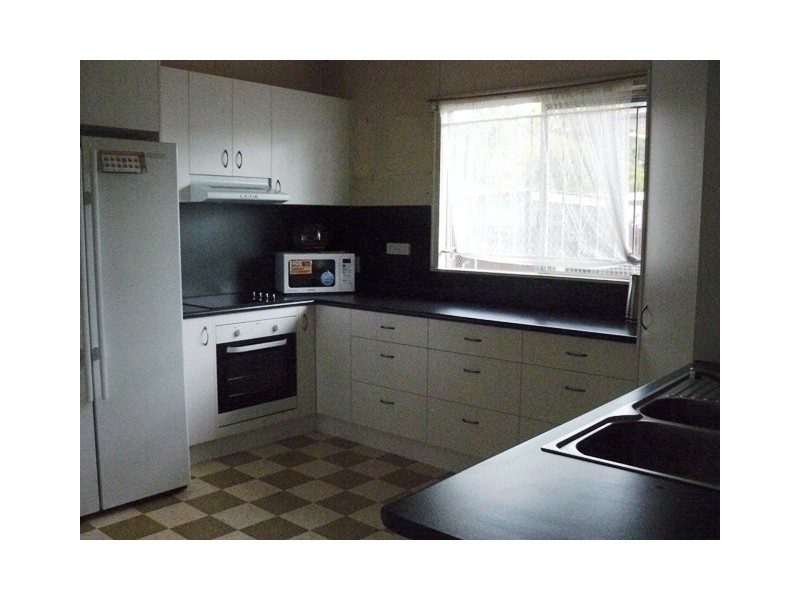 4 WHITWOOD ST, Ebbw Vale QLD 4304